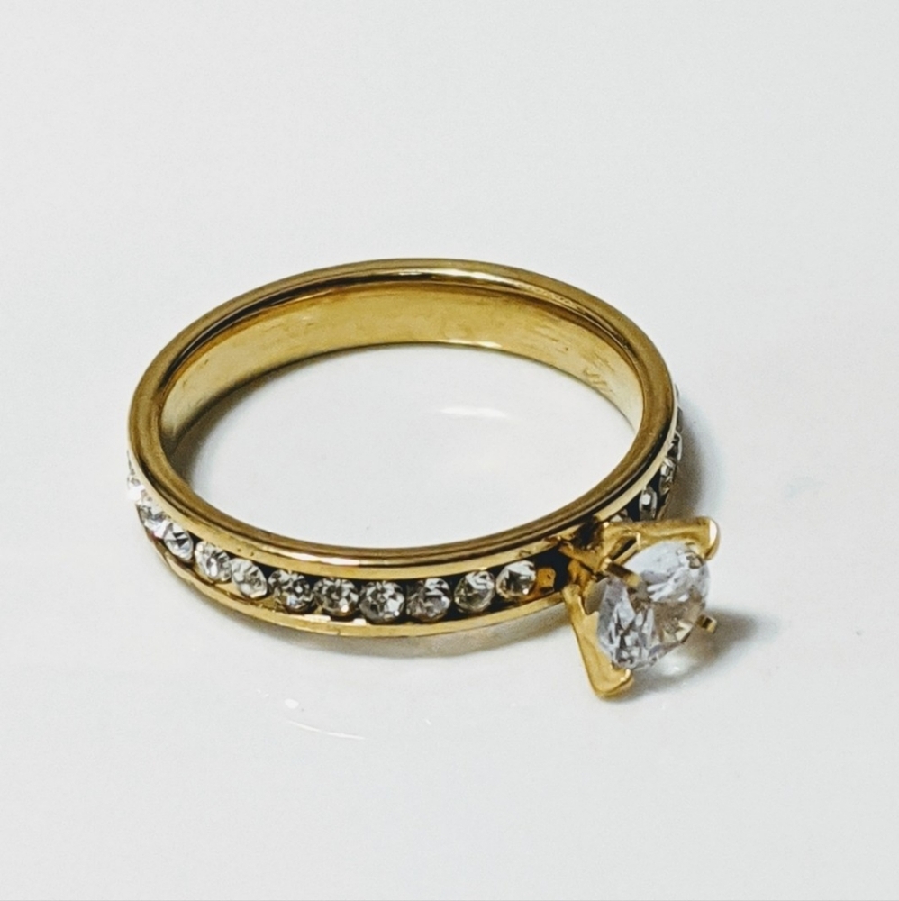 Women's ring